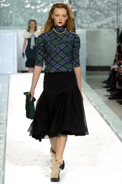 Look 11
